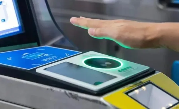 Pagar con la palma de la mano en China