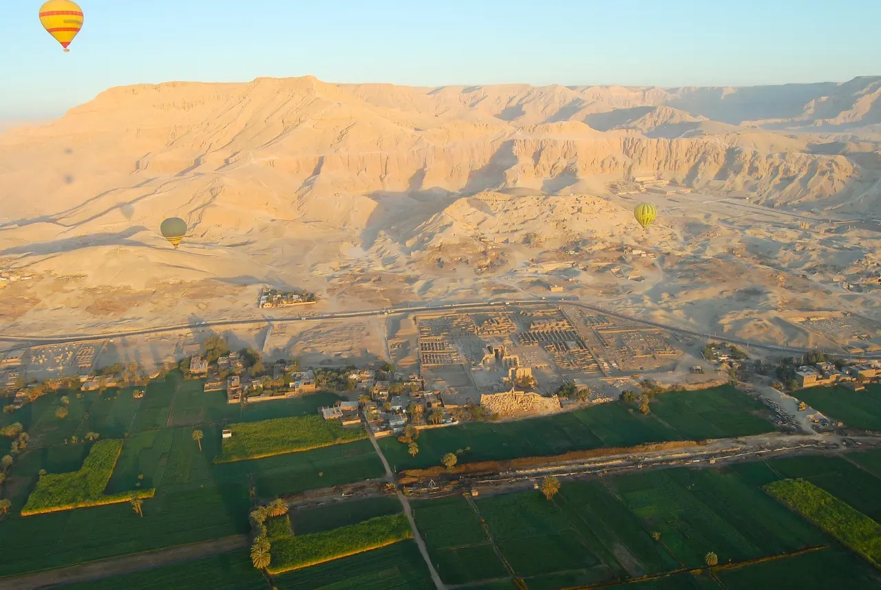 Valle de los Reyes vista aérea en globo